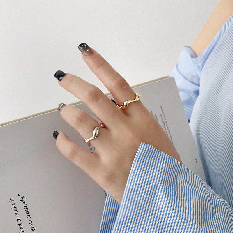 Sculptural Fluid Wave Open Ring – detail view 3