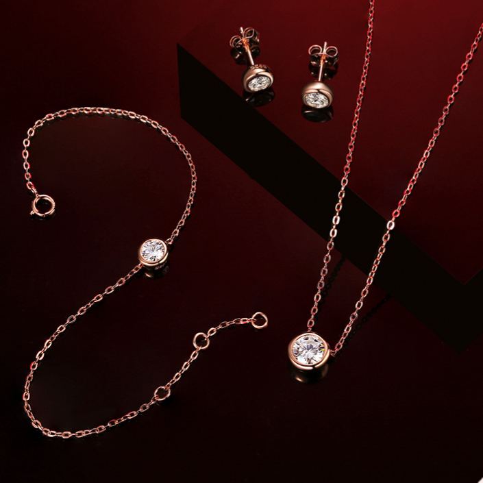 Sensing Bubbles Moissanite Bracelet