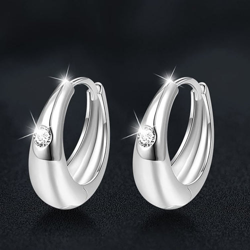 Oval Hoop Earrings with Moissanite