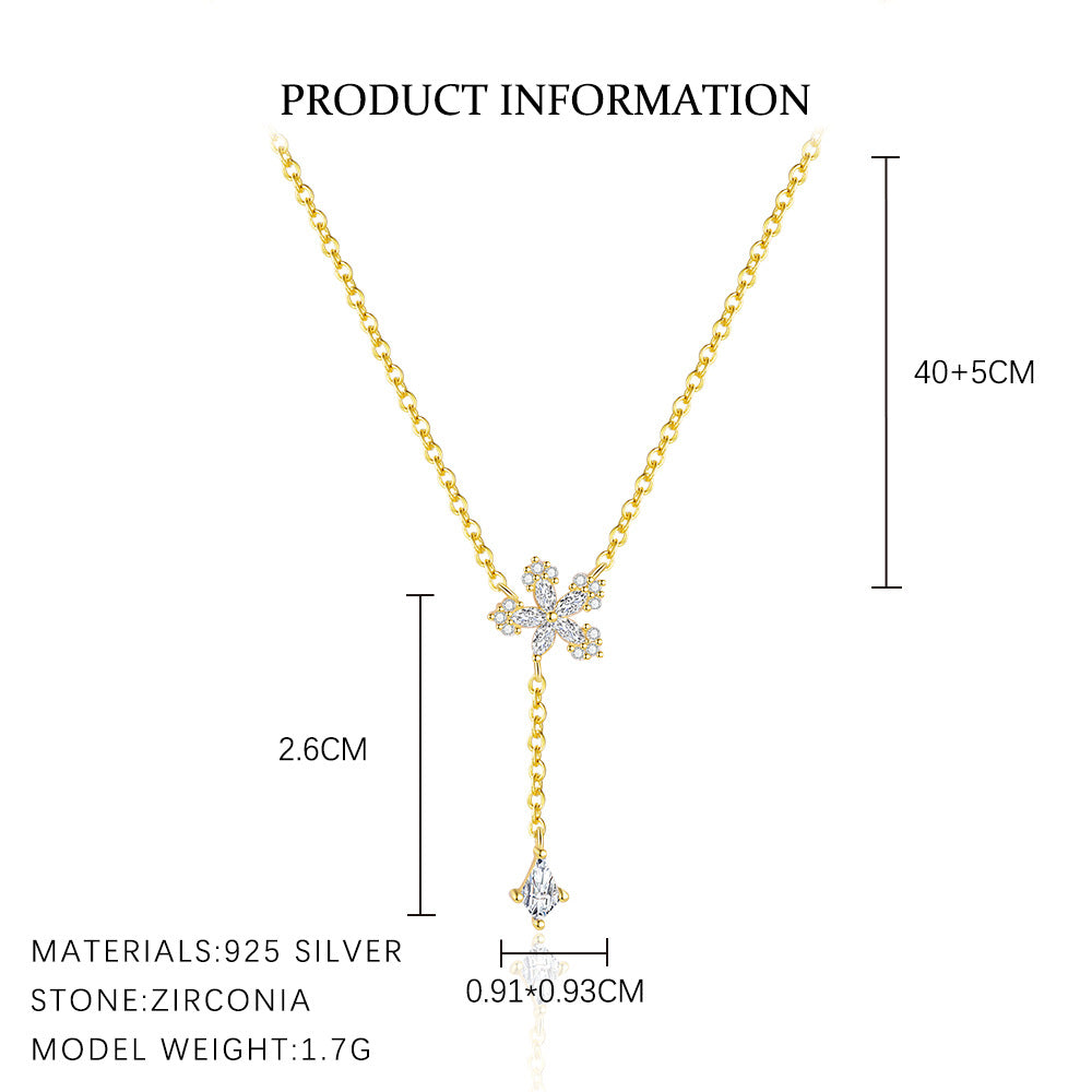 Floral Sparkling Zircon Necklace – detail view 3