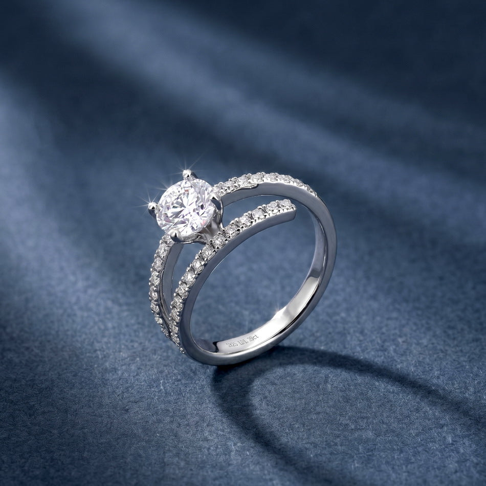 Round Lab Grown Diamond Split Shank Ring – detail view 3