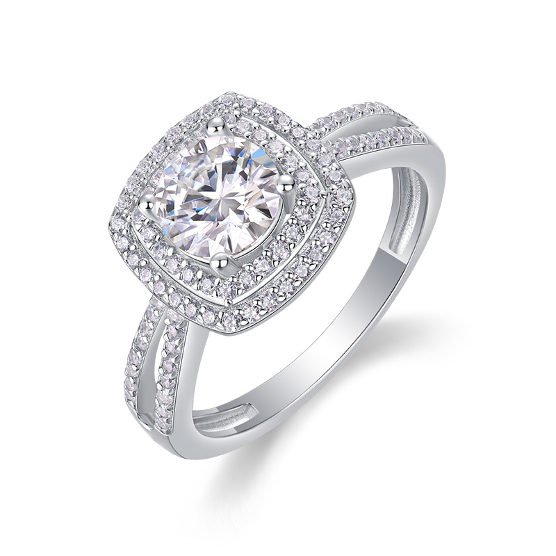 Sweet-Style Moissanite Ring