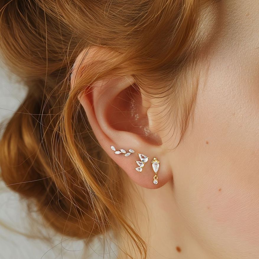 Teardrop-Shaped Stud Earrings with Zirconia – image 4