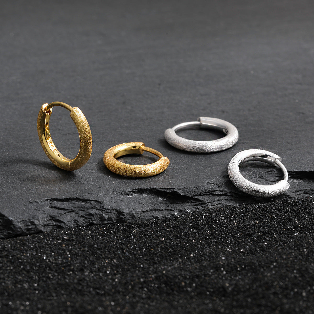Textured Huggie Hoop Earrings – detail view 3