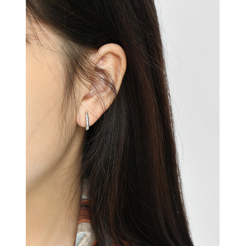 Raw Textured Rounded Rectangle Hoop Earrings – detail view 3