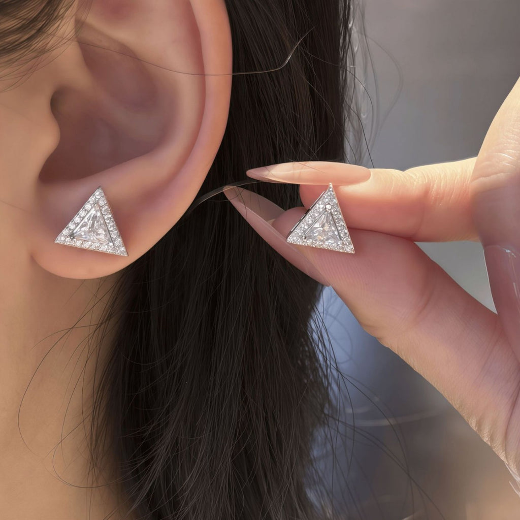 Triangular Moissanite Stud Earrings – detail view 3