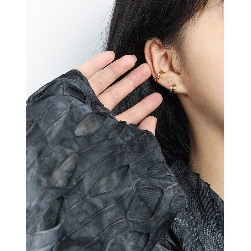 Minimalist Triple Ridge Hoop Earrings – image 4