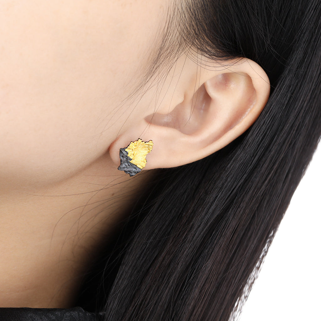 Two-Tone Raw Texture Stud Earrings – image 4