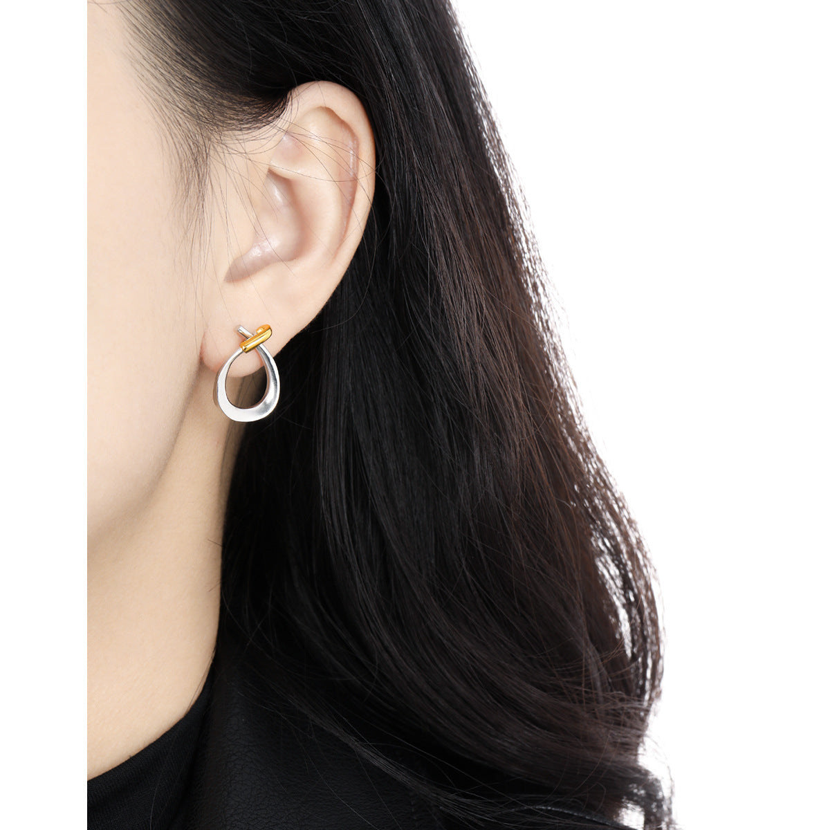 Two-Tone Teardrop Dangle Earrings – detail view 3