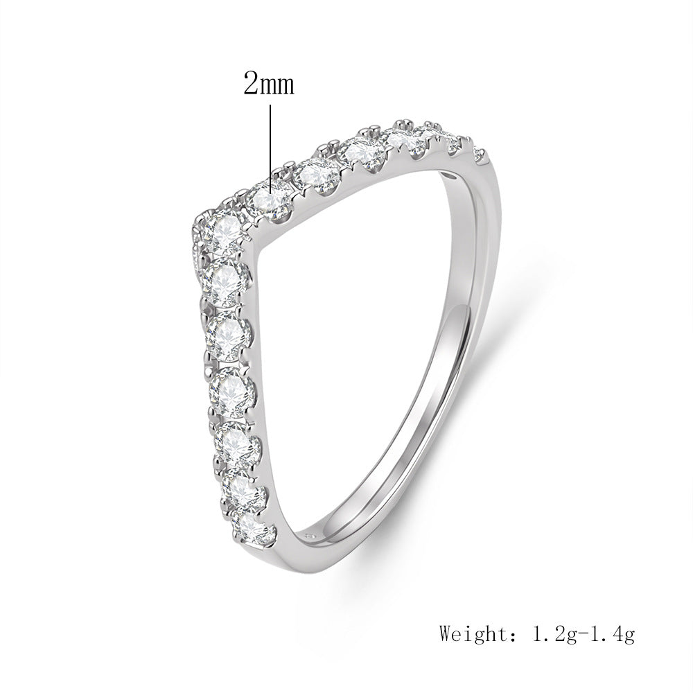 V Shape Moissanite Band Ring – image 5