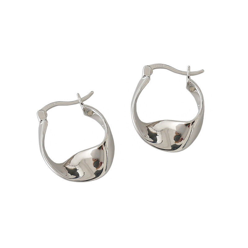 Sculptural Fluid Wave Hoop Earrings – image 5