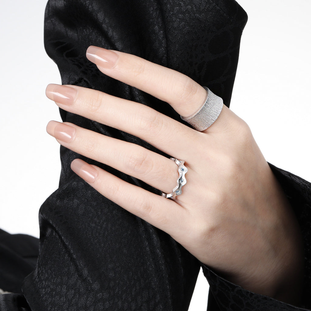 Matte Wavy Stone-Accented Open Ring – image 4