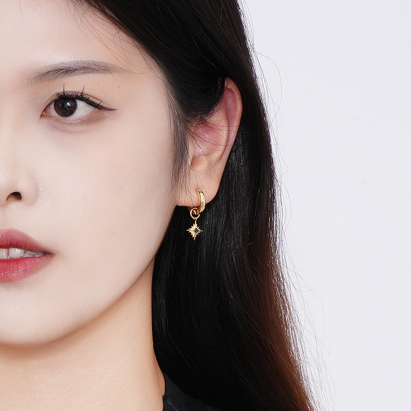 Zirconia Huggie Earrings – detail view 3